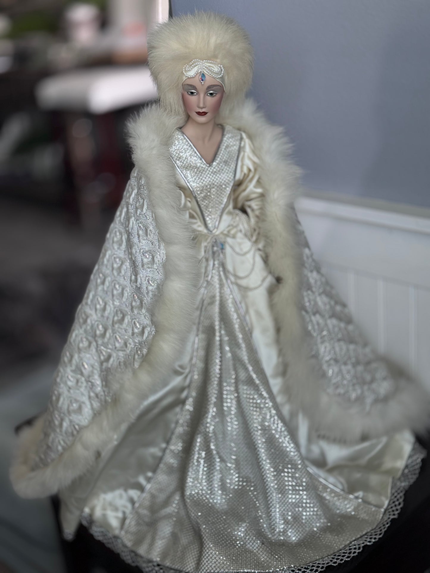 Franklin Mint Heirloom Snow Queen