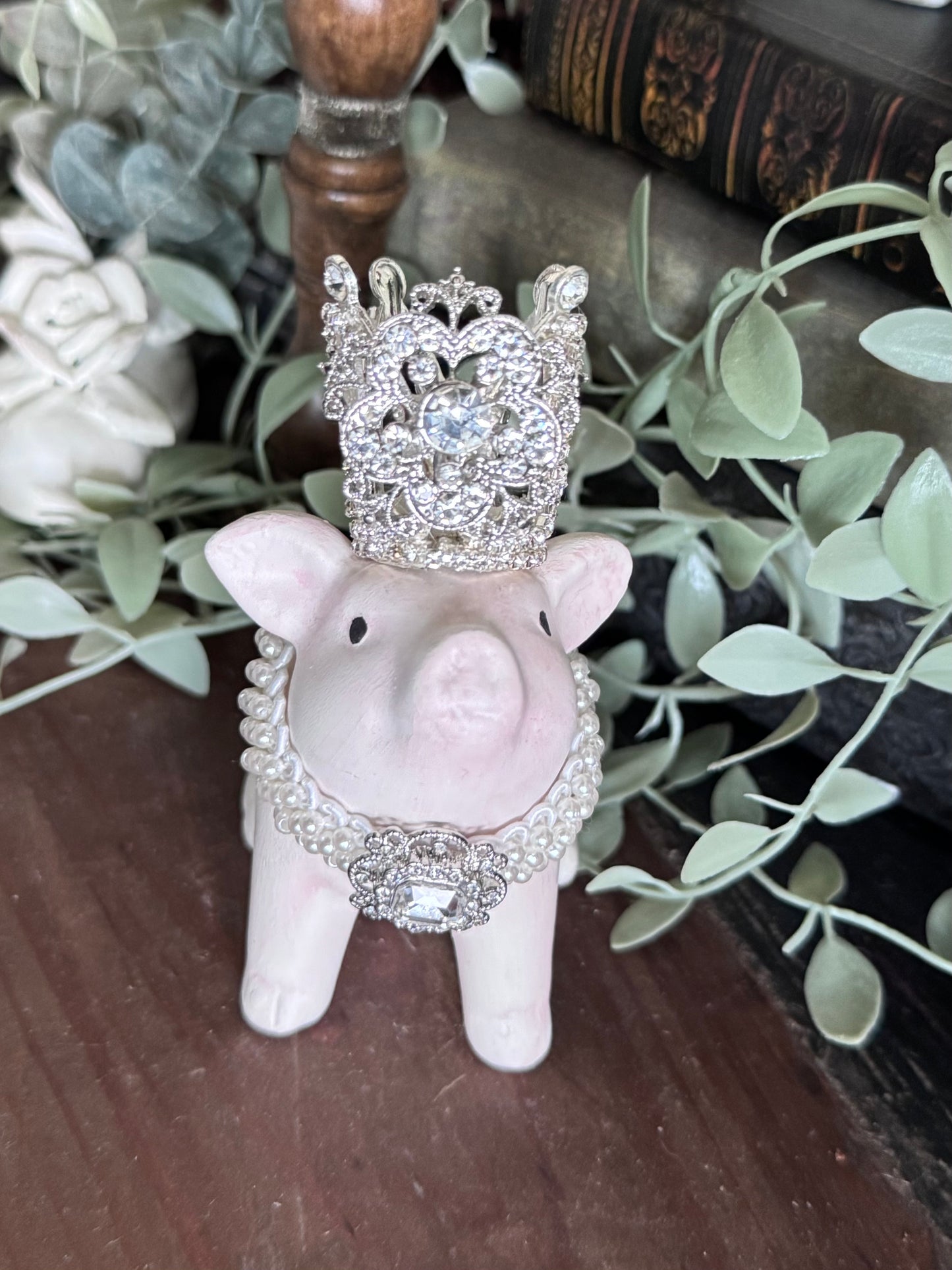Pigs with Crowns