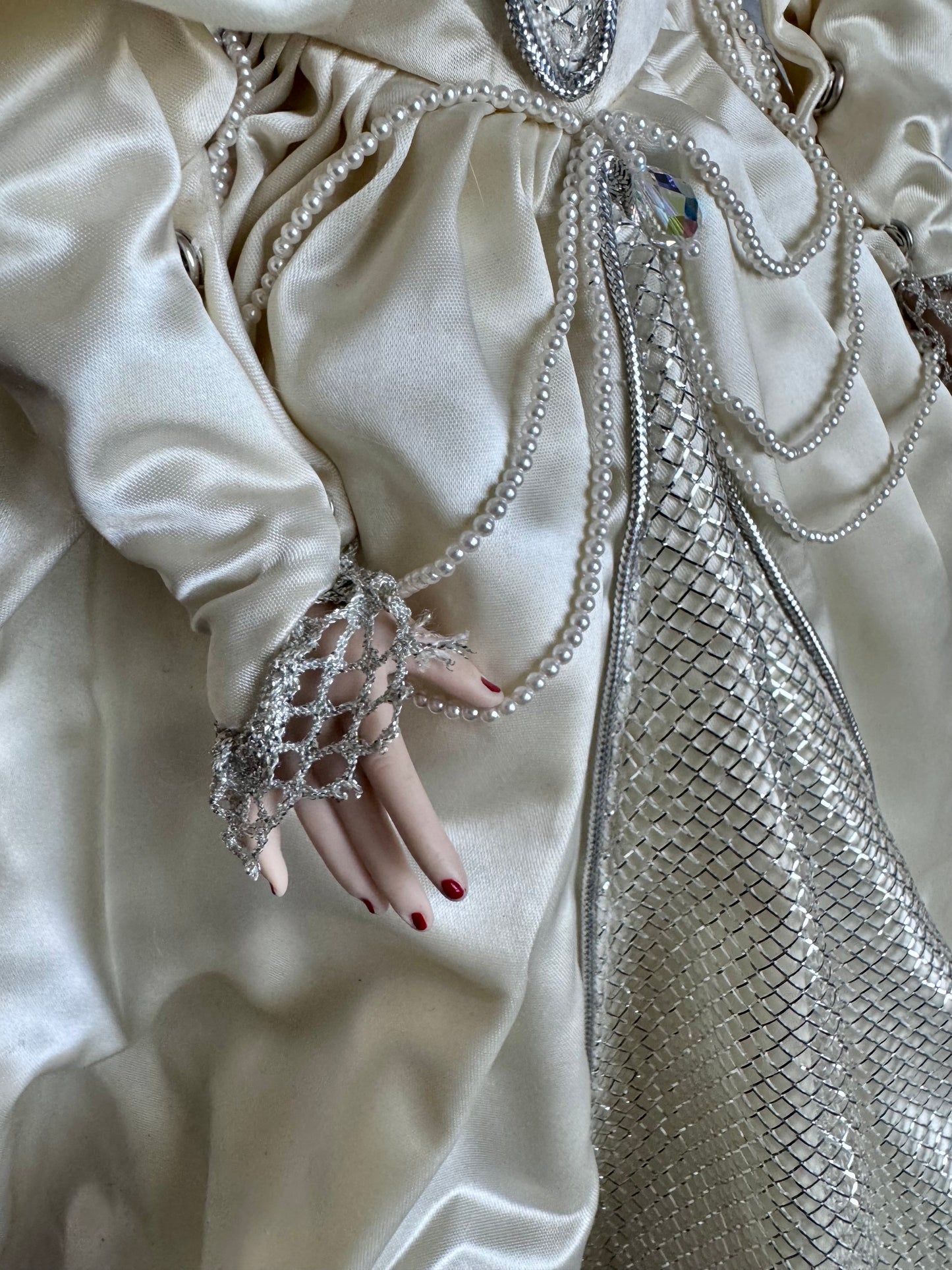 Franklin Mint Heirloom Snow Queen