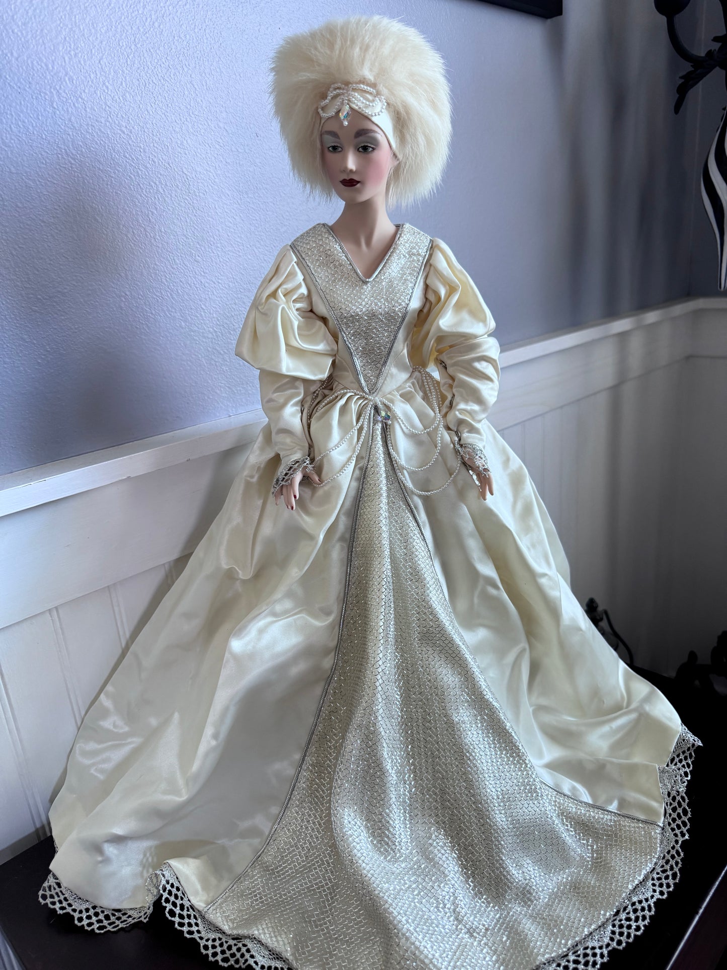 Franklin Mint Heirloom Snow Queen