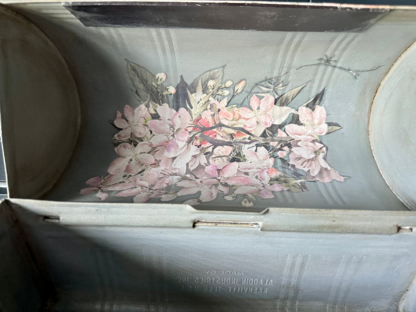 Hand Painted Floral Metal Lunch Box, Decorative Storage Box with Magnetic Closure