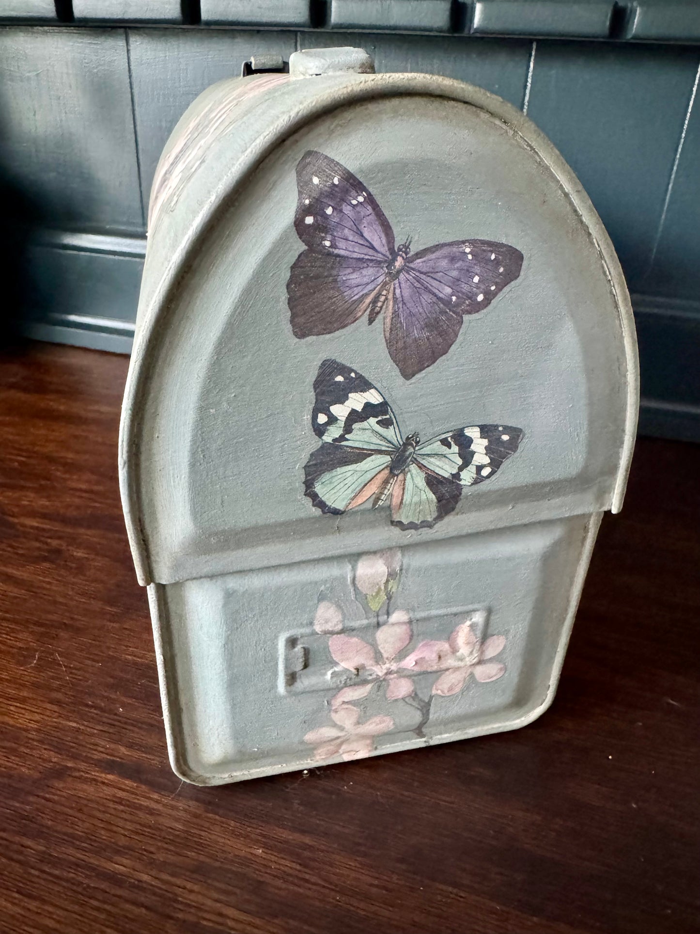 Hand Painted Floral Metal Lunch Box, Decorative Storage Box with Magnetic Closure