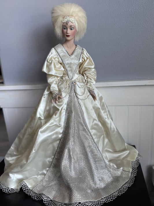 Franklin Mint Heirloom Snow Queen
