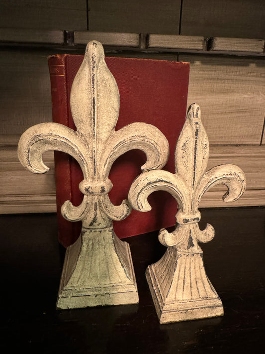 Cast Iron Fleur De Lis